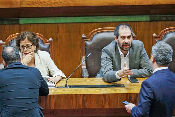 <p>Avanza al Senado proyecto de cabotaje que perfecciona la regulación del tráfico marítimo</p>