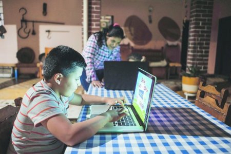 <p>Internet Para Todos, Telefónica y sus socios trazan hoja de ruta para llevar conectividad a la región</p>
