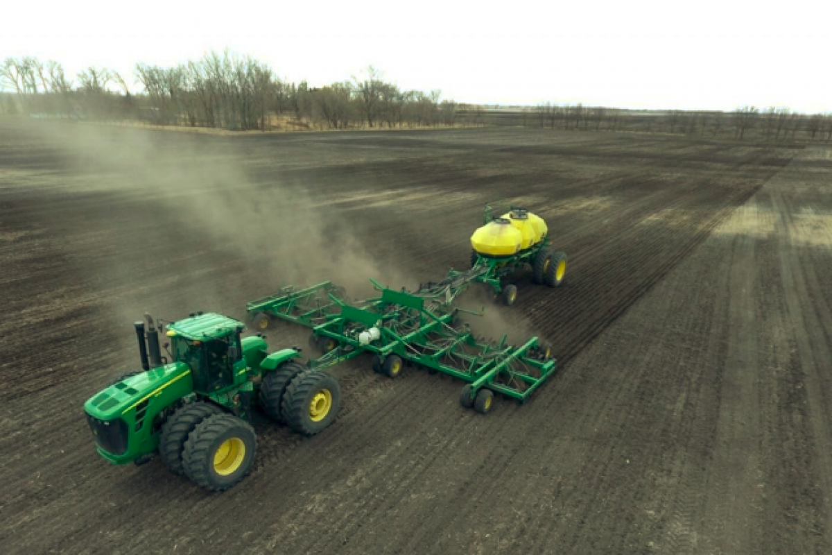 <p>Cofundador de Lucent Biosciences visita Chile y cierra acuerdos para pilotear biofertilizante</p>