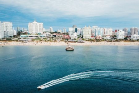 <p>"Irse sin irse": el éxodo argentino a Uruguay para escapar de los impuestos</p>