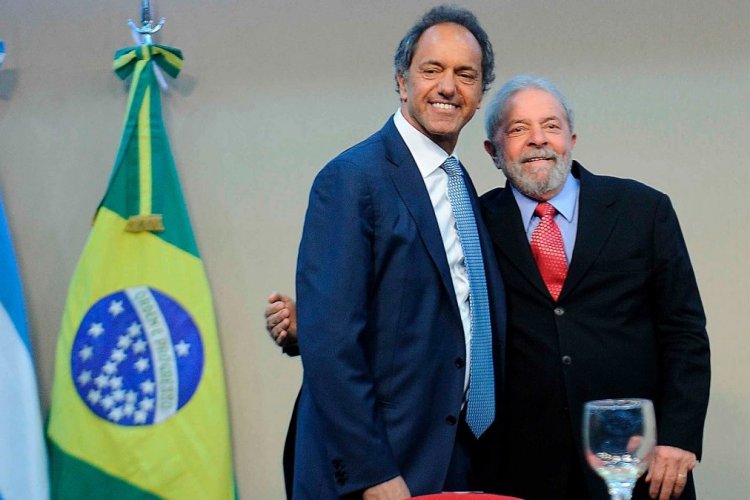<p>Milei le entrega instrucciones a Scioli para mantener relación con Brasil: creó un paper reservado y envió una carta a Lula</p>