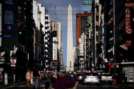<p>Opinión FT: Cómo convivir con los absurdos económicos de Argentina</p>