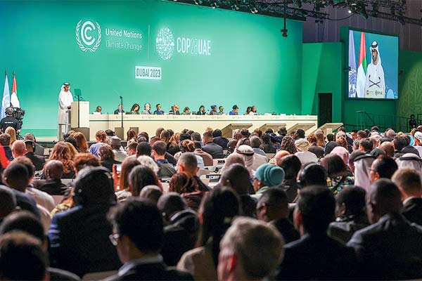 <p>Se inician los balances tras fin de la COP28: Greenpeace asegura que acuerdo apunta a "falsas soluciones" y que persiste deuda por financiamiento</p>