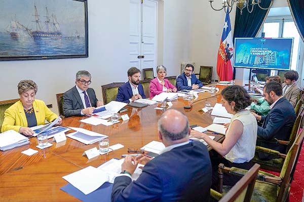 Su segunda sesión sostuvo este jueves el gabinete procrecimiento. Foto: Presidencia