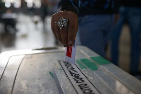 <p>Chile, un aprendizaje para Perú: abrir un periodo de reforma solo traería inestabilidad, según economista</p>