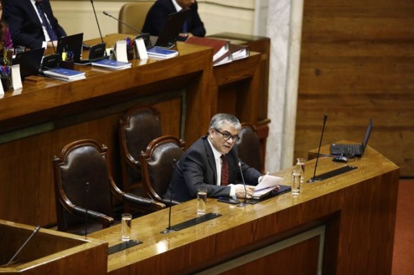 Mega fraude tributario: Marcel responde a Mewes que participaron delincuentes, pero también "3 mil empresas compraron facturas falsas"