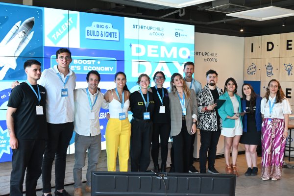 Las ocho startups ganadoras del Demo Day de Start-Up Chile.