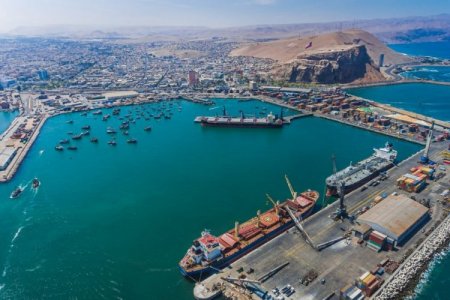 <p>Puerto chileno de Arica ya es opción de tres minas peruanas para exportar minerales</p>