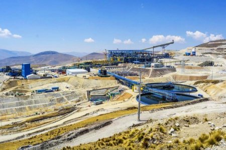 <p>¿Cuáles son los proyectos de cobre que animaron al chileno grupo Luksic a invertir en Buenaventura?</p>