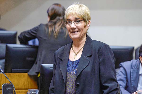 Luz Ebensperger, presidenta de la comisión de Constitución de la cámara alta. Foto: Agencia Uno