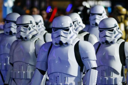 <p>Batalla galáctica: un negocio de lavado de autos en Chile entra en batalla legal con productora de Star Wars</p>