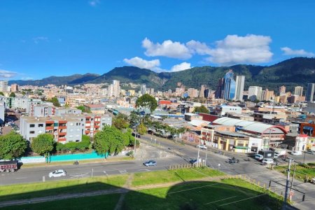 <p>Colombia actualiza portafolio de inversiones en infraestructura a 2026: un 48,57% estará destinado a la construcción de carreteras</p>
