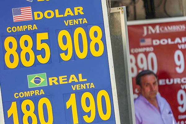 <p>Expectativas de inflación de los empresarios se mantienen y el dólar sigue siendo la mayor amenaza a los precios</p>