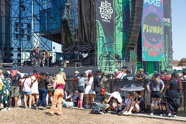 Expertos del Panel UC se dividen ante la posibilidad de suspender eventos masivos por calor extremo