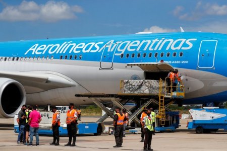 <p>Milei reduce casi la mitad de la estructura gerencial en Aerolíneas Argentinas</p>