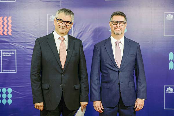 El ministro de Hacienda, Mario Marcel, presentó este martes a Claudio Soto como candidato al Consejo del Banco Central. Foto: Ministerio de Hacienda