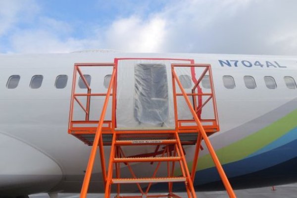 El jefe de Boeing admite "nuestro error" tras el accidente del panel de la puerta del 737 Max