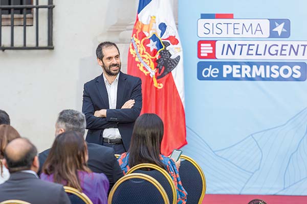 El ministro de Economía, Nicolás Grau, profundizó en los alcances para los proyectos del Sistema Inteligente de Permisos. Foto: Ministerio de Economía