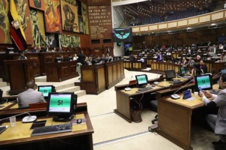 <p>Ecuador aprueba ley de generación e inversión eléctrica impulsada por Daniel Noboa</p>