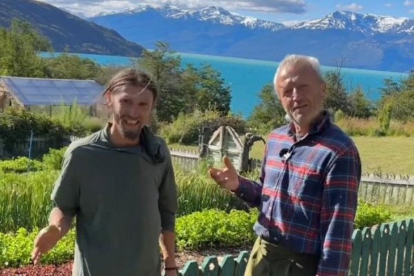Charles Dowding, el jardinero youtuber que trajo su método no-digging a Chile