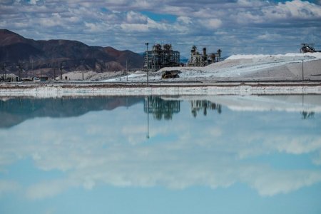 <p>Chilena SQM suspende operaciones en el Salar de Atacama ante bloqueo de comunidades</p>