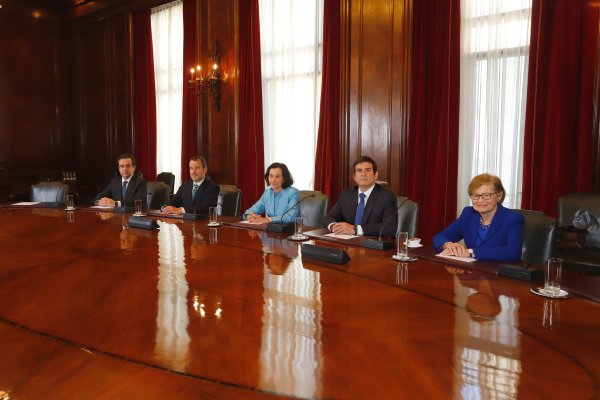 <p>TPM cerca de 4% a diciembre: mercado se cuadra con los dichos de Naudon y tasas locales caen</p>