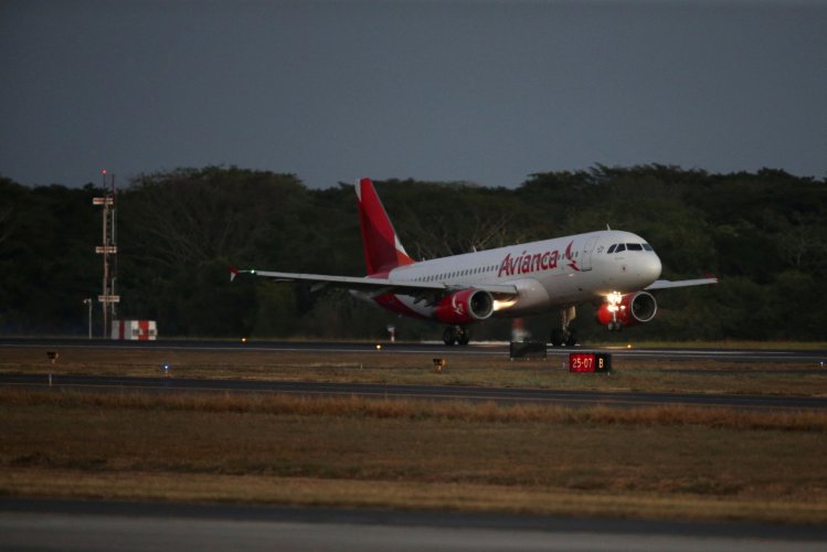 <p>Más aerolíneas entran a Venezuela desde Colombia y refuerzan la oferta de vuelos a Caracas y Valencia</p>
