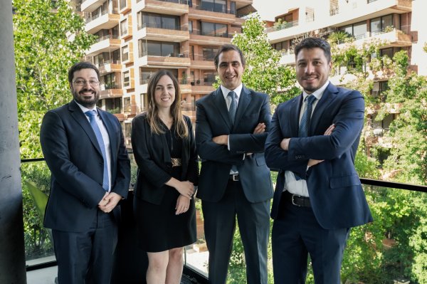 Sebastián Leyton, Francisca Levin, Michel Diban y Raúl Fernández (de izquierda a derecha).