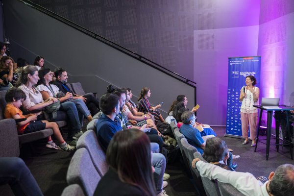 La ministra de Ciencia, Aisén Etcheverry, duranre el lanzamiento de la consulta pública.