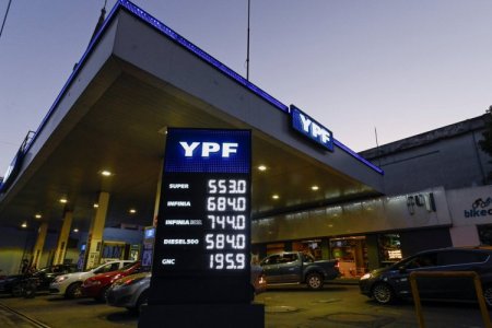 <p>Milei saca de sus planes la privatización de YPF en medio de presión del Congreso que discute su decreto económico</p>