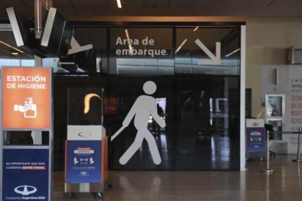 Paro en Argentina: aerolíneas cancelan y reprograman vuelos por llamado a huelga general contra Milei