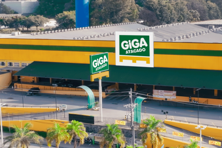 <p>Cencosud aprobó aumento de capital en Brasil por unos US$ 336 millones para reestructurar su deuda</p>