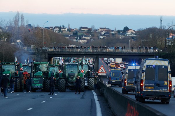 En Francia siguen las protestas y bloqueos de carreteras por parte de los agricultores.