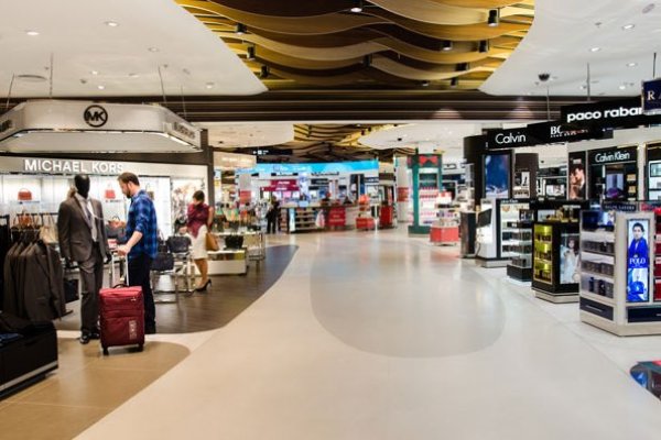 TDLC mantiene la suspensión del proceso de licitación del Duty Free del aeropuerto AMB por eventuales riesgos para la libre competencia