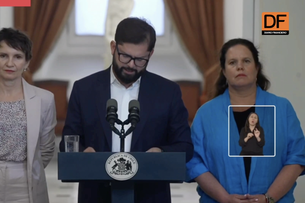 <p>Ahora en DF | Presidente Boric se refiere a reunión con el Cosena</p>