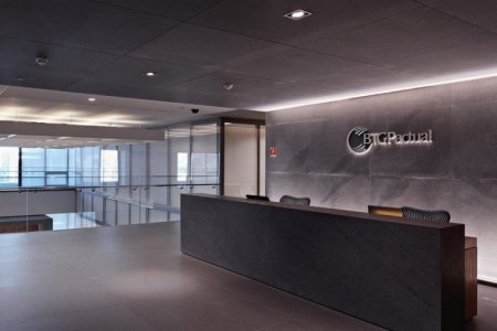 <p>BTG Pactual reporta "ganancia neta récord" al cierre de 2023 pese a "tasas elevadas y condiciones más difíciles en el mercado crediticio"</p>