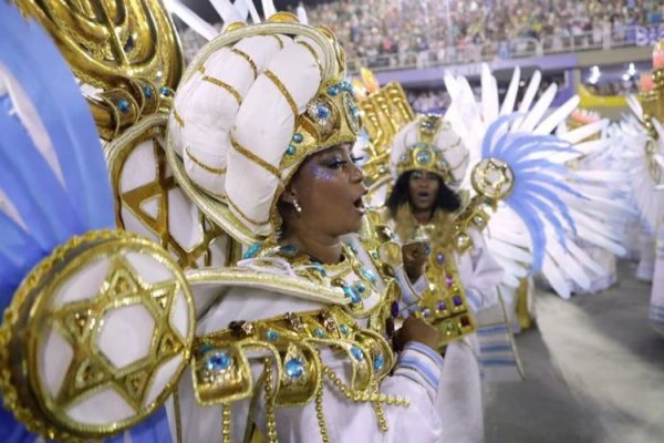 Economía de Brasil se prepara para el impulso del Carnaval tras batir récord en turismo internacional en 2023