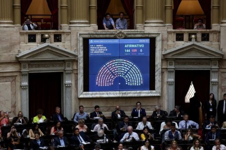 <p>Milei sufre duro revés en el Congreso: ley ómnibus vuelve a comisión por falta de votos</p>