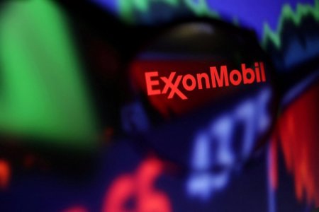 <p>Exxon Mobil Corp perforaría dos pozos cerca de una región disputada por Venezuela</p>