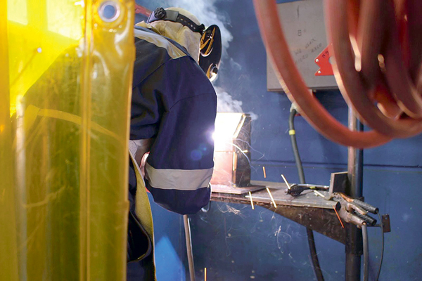 Asimet reporta “brusca” caída del sector metalúrgico metalmecánico en diciembre y declara crisis de inversión en la industria