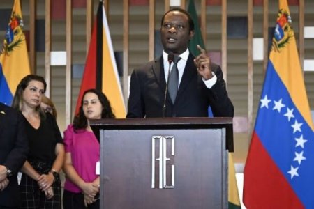 <p>La acumulación de tropas de Venezuela viola el derecho internacional, advierte Guyana</p>