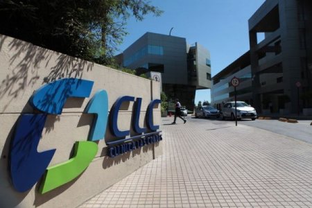 <p>Filial chilena de Femsa inicia acciones legales contra una de las mayores clínicas del país</p>