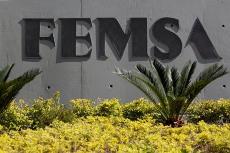 <p>Utilidad neta de mexicana Femsa cae 18% en el cuarto trimestre y sus acciones se hunden</p>