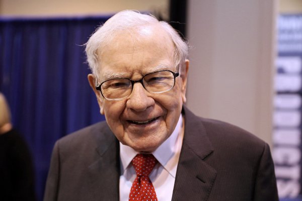 <p>Warren Buffett lamenta en su carta anual a los accionistas de Berkshire que los días de ganancias “sorprendentes” se terminaron</p>