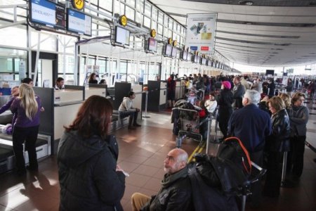 <p>Principal aeropuerto de Chile recupera demanda prepandemia: casi 4,9 millones de pasajeros viajaron durante enero y febrero</p>