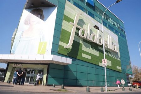 <p>Ejecutivos de Falabella sostienen que las ventas están mejorando y que plan de enajenación de activos avanza</p>