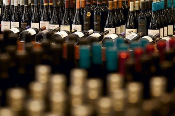 <p>Exportaciones de vino embotellado comienzan 2024 con alzas en volumen y valor</p>
