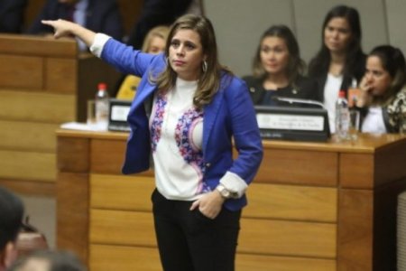 <p>El exPresidente, las denuncias de soborno y la amenaza a la destacada economía de Paraguay</p>