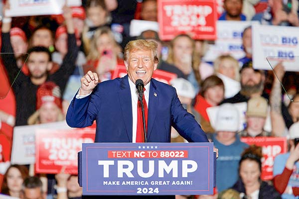 El exPresidente de EEUU, Donald Trump comienza a enfrentar puntos débiles en su candidatura. Foto: Reuters