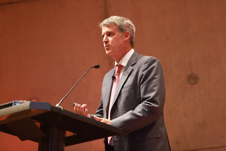 <p>Alfonso Prat-Gay: “La pregunta es si (Milei) es el Presidente adecuado para lograr el cambio que profetizó”</p>